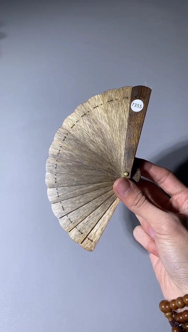 【闪购商品】金丝楠木雕735号10cm金丝楠木小叶桢楠掌中扇