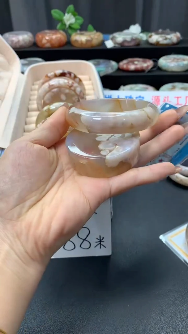 未镶嵌手镯石英质玉（57-58圈口）赠送镯心