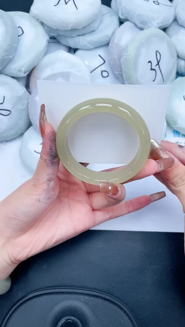 【闪购商品】石英质玉手镯未镶嵌533-