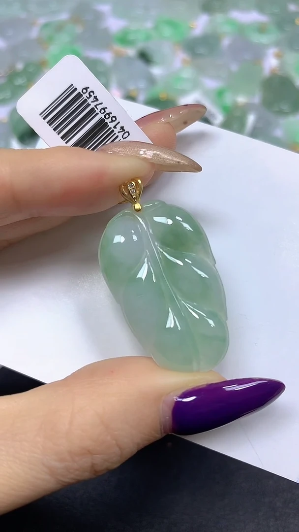 颈饰未镶嵌翡翠