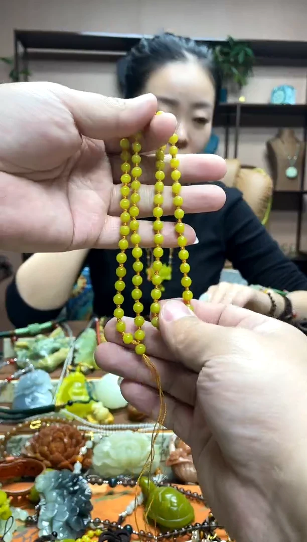 未镶嵌岫玉吊坠多样性发货发其中之一