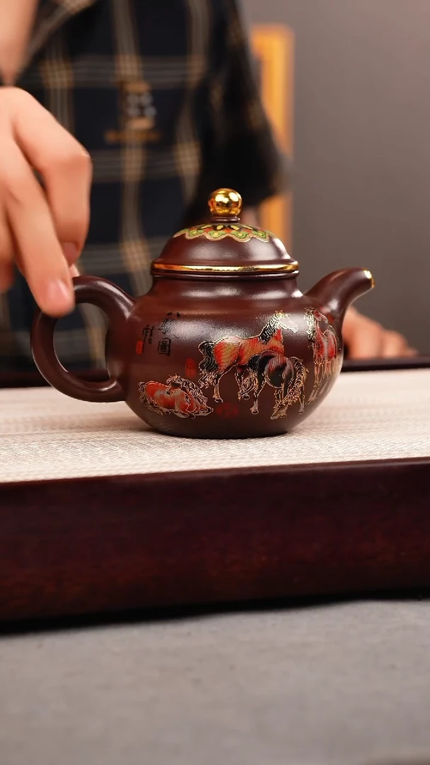 茶壶紫砂石红 掇球 八骏珐琅彩