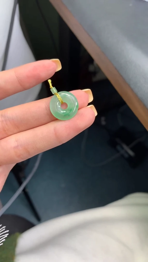 未镶嵌定制翡翠48小时鉴赏期 退货不扣服务费