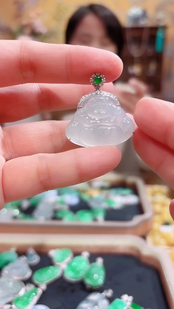 颈饰18K金镶嵌翡翠18K金包镶佛公