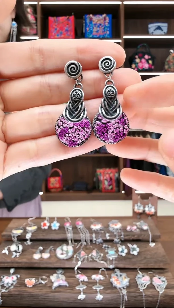 【闪购商品】织绣56蚩梦苗族古绣