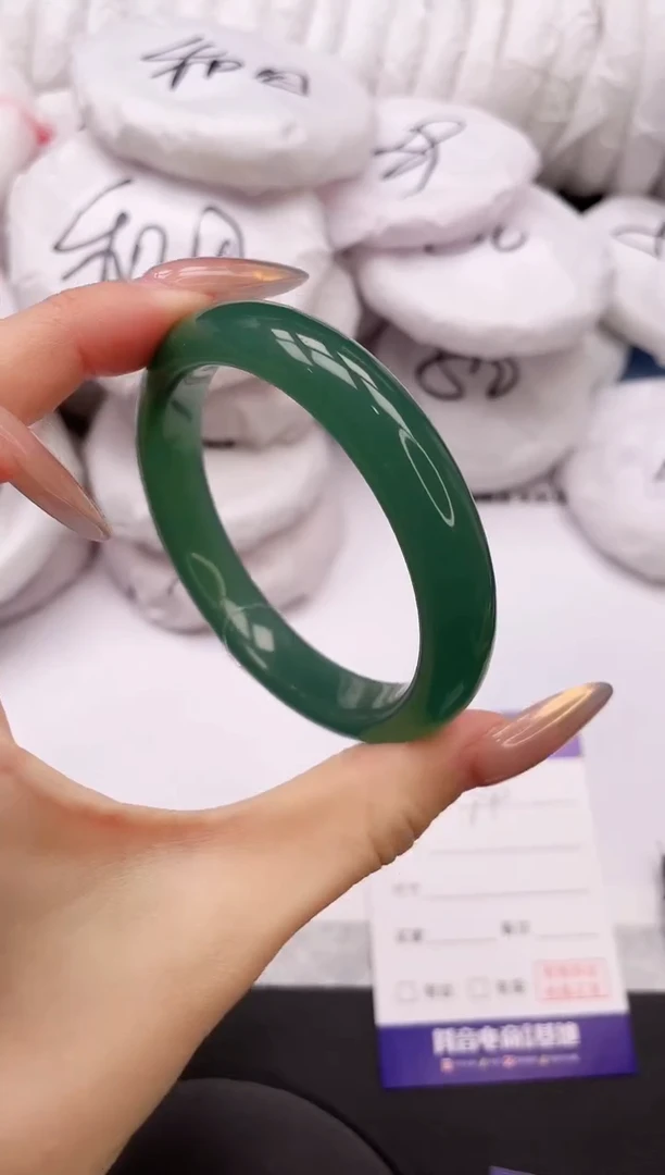 【闪购商品】石英质玉手镯未镶嵌10K94-56