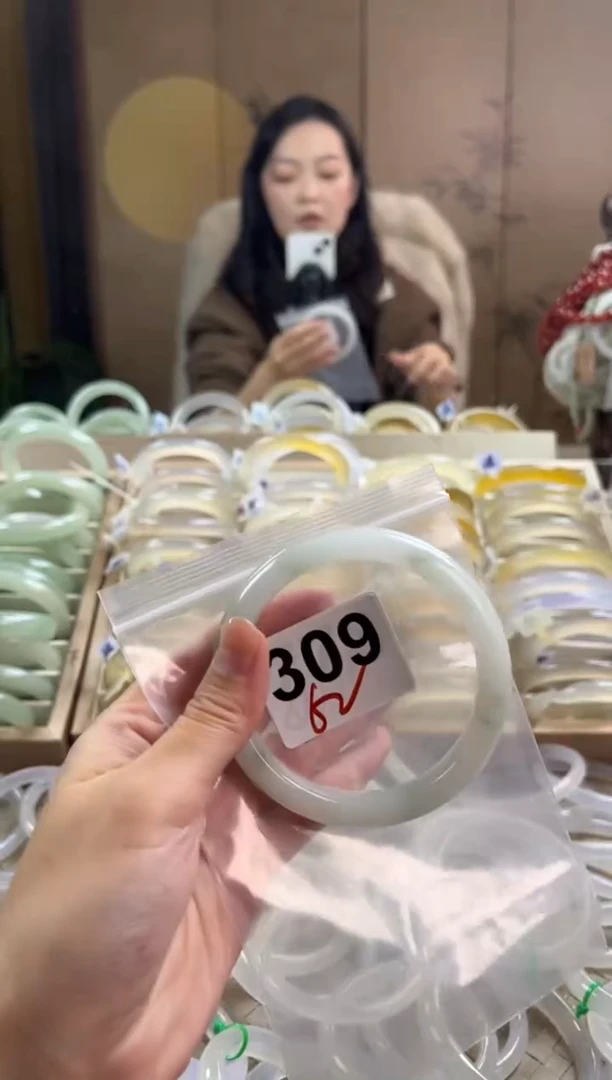 手镯玛瑙/玉髓未镶嵌309天山翠默认微抠
