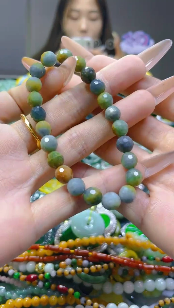 翡翠未镶嵌颈饰7MM/L/翡翠A货，一件也是批发价