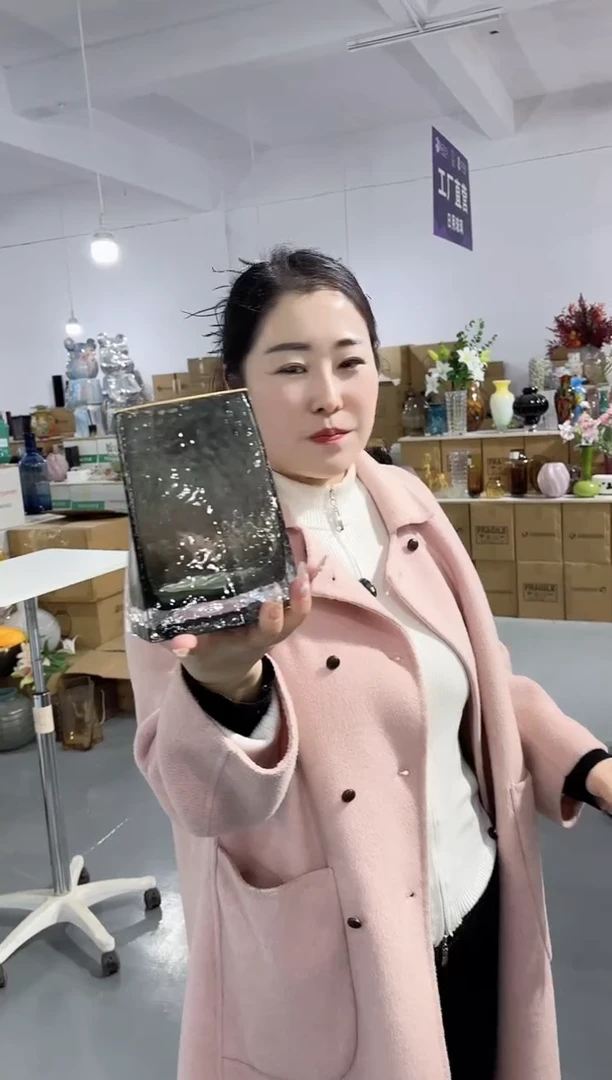 【闪购商品】玻璃唐总花瓶厂-微瑕-9GN5