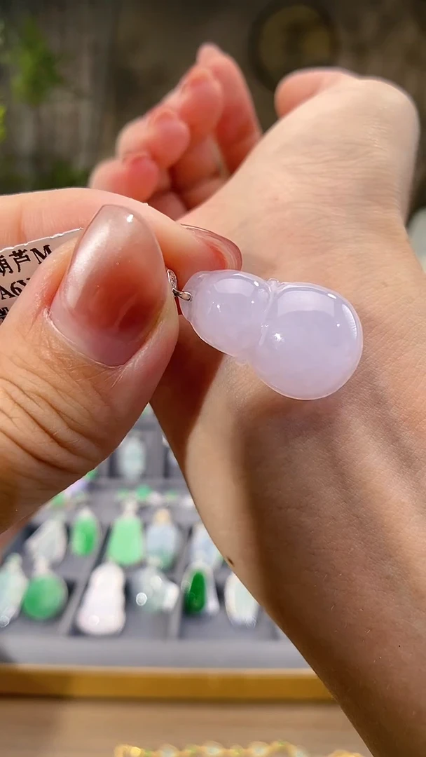 吊坠(不含链)18K金镶嵌翡翠葫芦