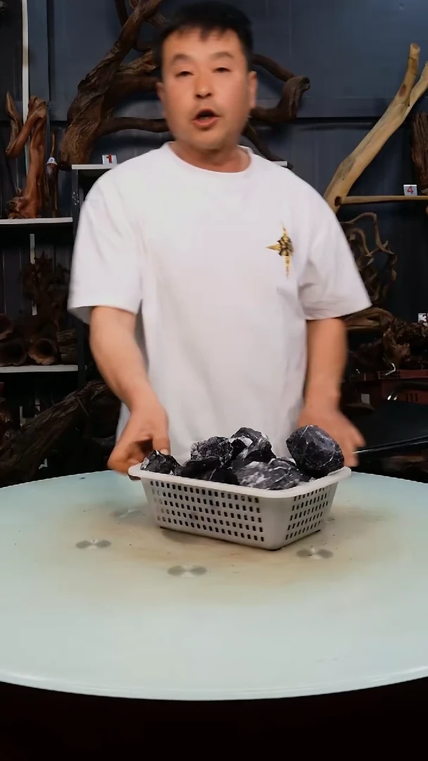 【闪购商品】木随机发货一筐青龙石中碎 4斤9.9