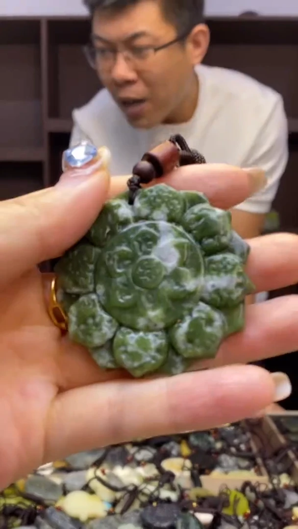 未镶嵌岫玉挂件