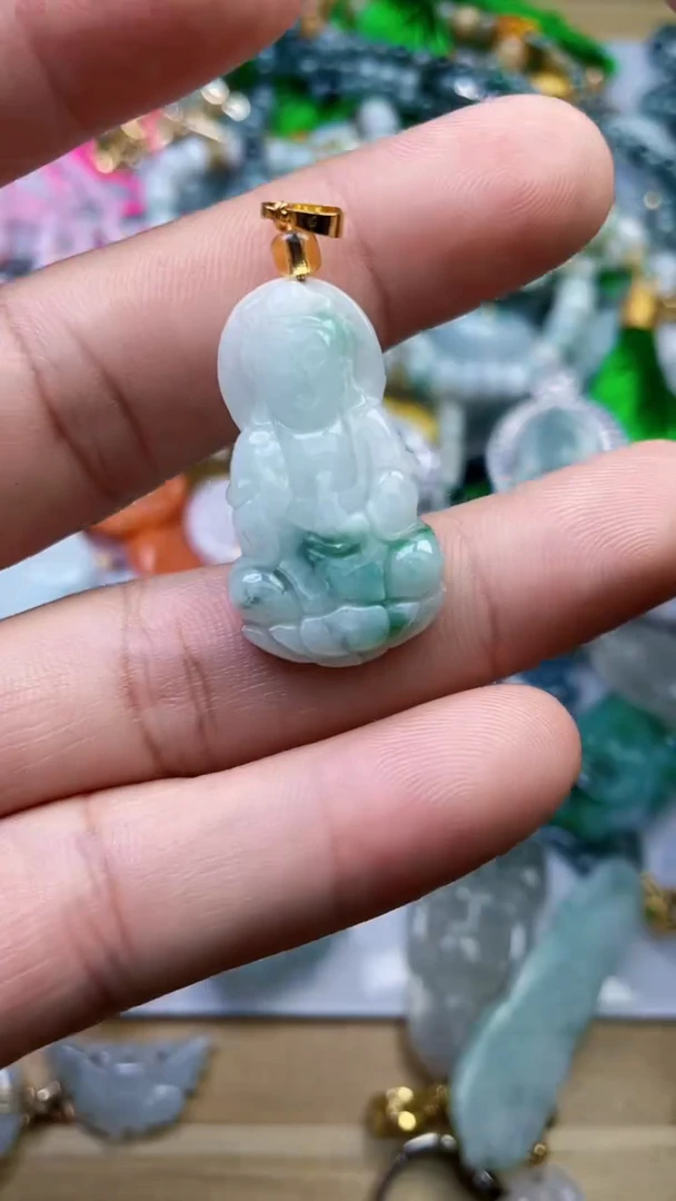 未镶嵌挂件翡翠1