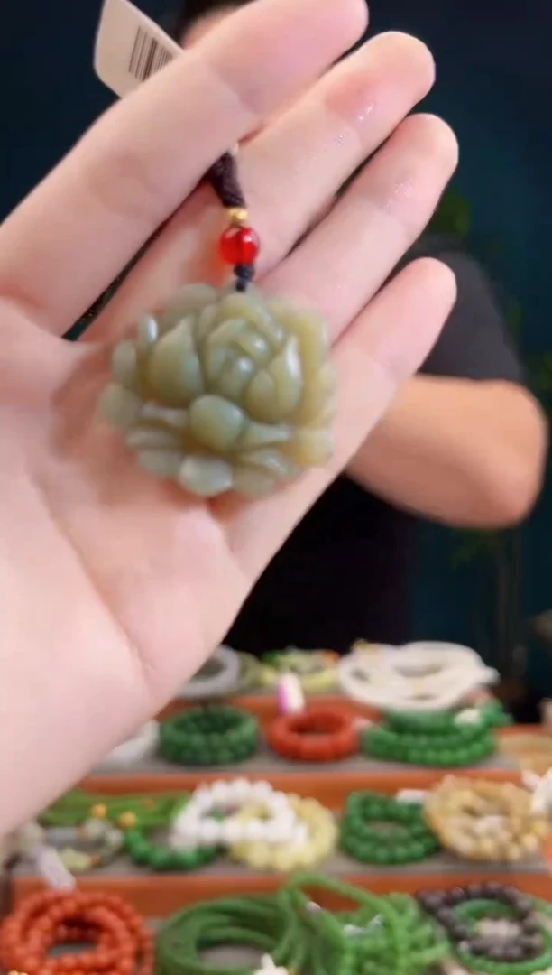 颈饰未镶嵌和田玉一物一证 拍一单发一个