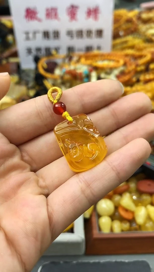 未镶嵌琥珀珠宝奇石205