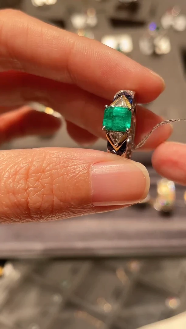 【闪购商品】祖母绿戒指18K金镶嵌1.03ct