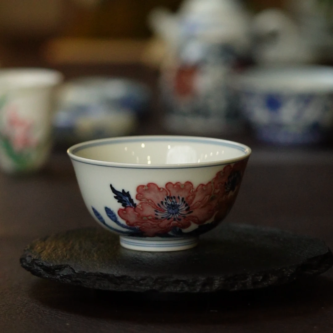 全手绘青花釉里红千叶花鸡心杯（釉里红发色随机）