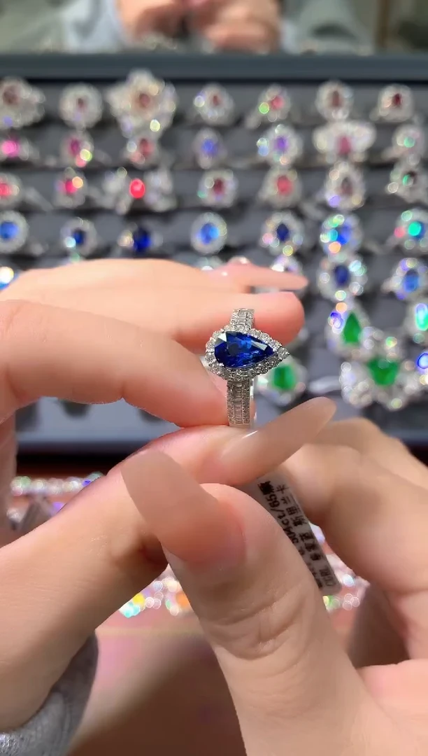 戒指蓝宝石18K金镶嵌-