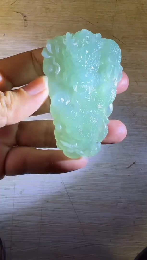 未镶嵌定制翡翠龙牌