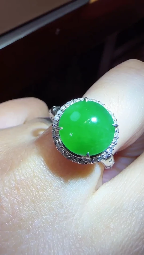 【闪购商品】翡翠戒指18K金镶嵌蛋面