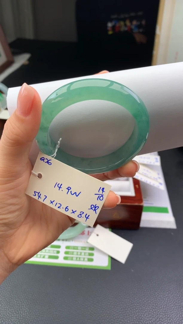未镶嵌手镯翡翠手镯