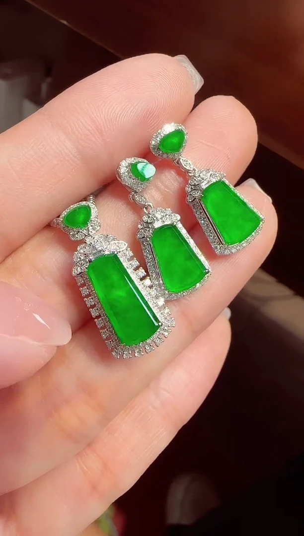 翡翠18K金镶嵌耳坠无事牌套装