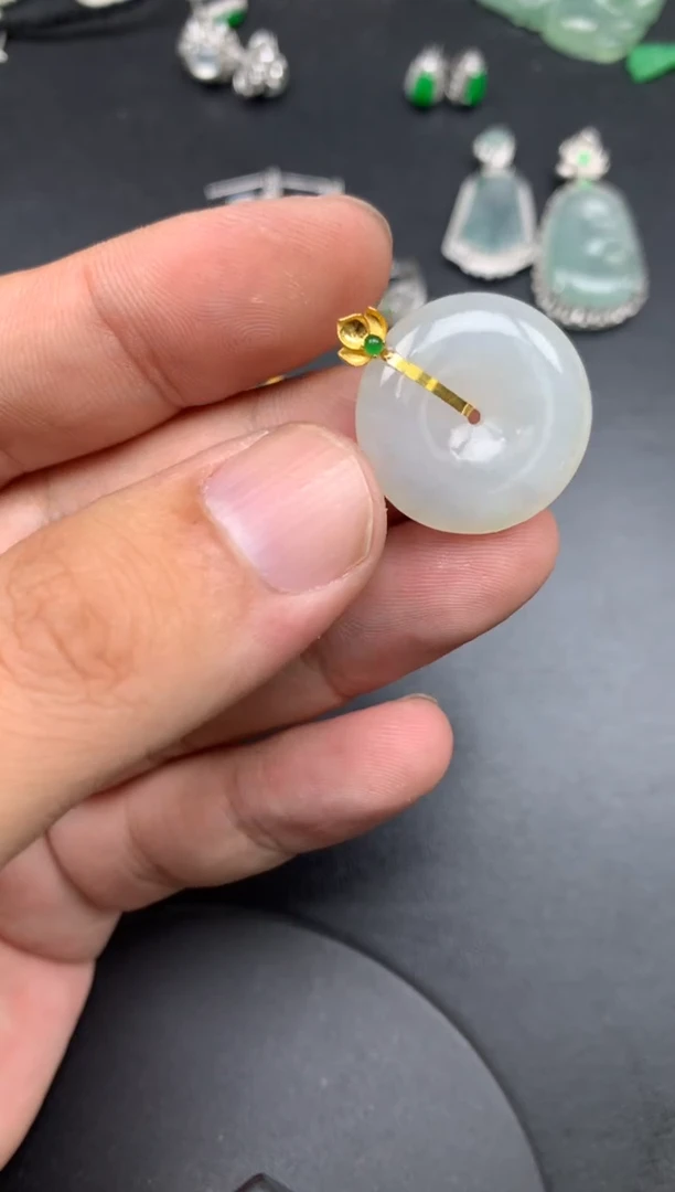 颈饰18K金镶嵌翡翠平常心商品不退不换