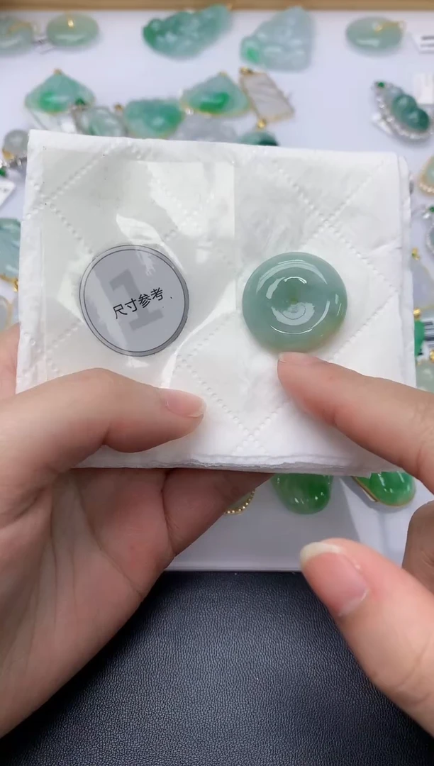 颈饰未镶嵌翡翠天然A货