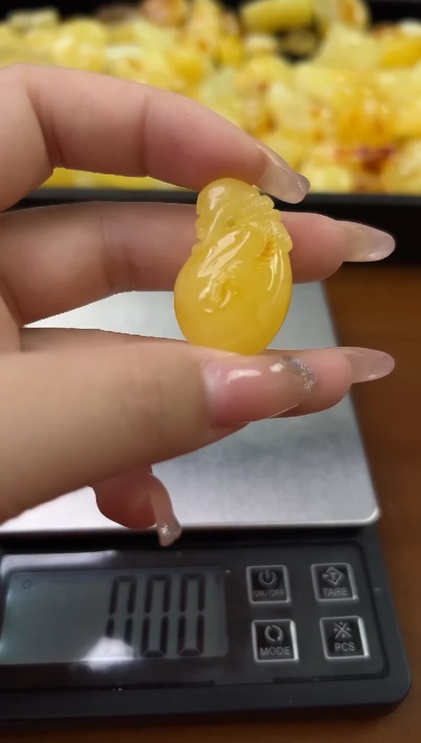 未镶嵌蜜蜡裸石琥珀蜜蜡吊坠