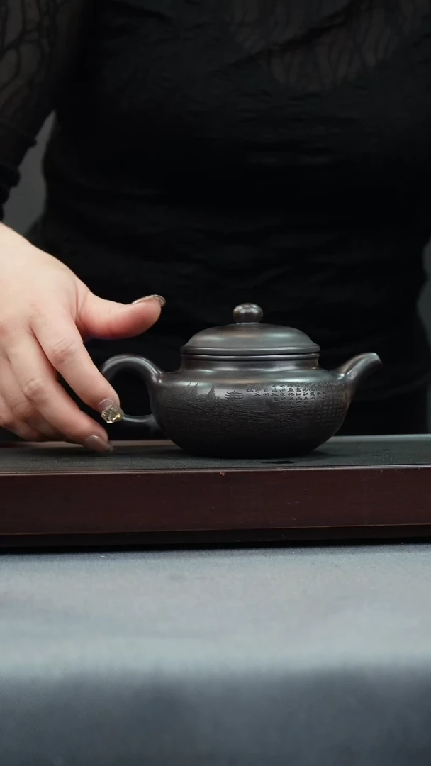 【闪购商品】紫砂茶壶铁血红砂 仿古 刻绘