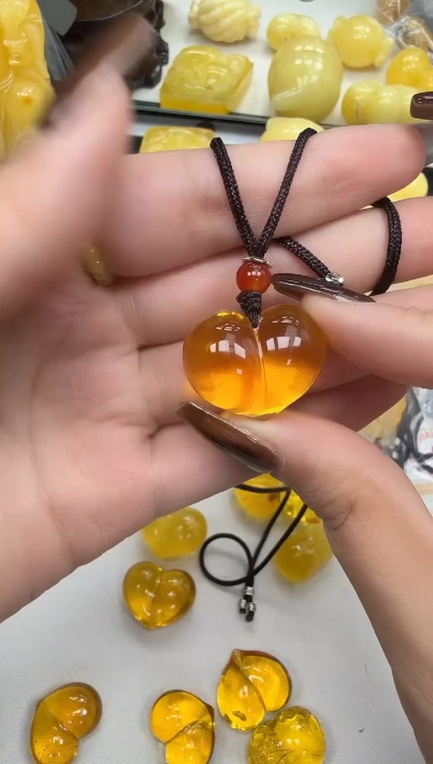 裸石琥珀未镶嵌如图