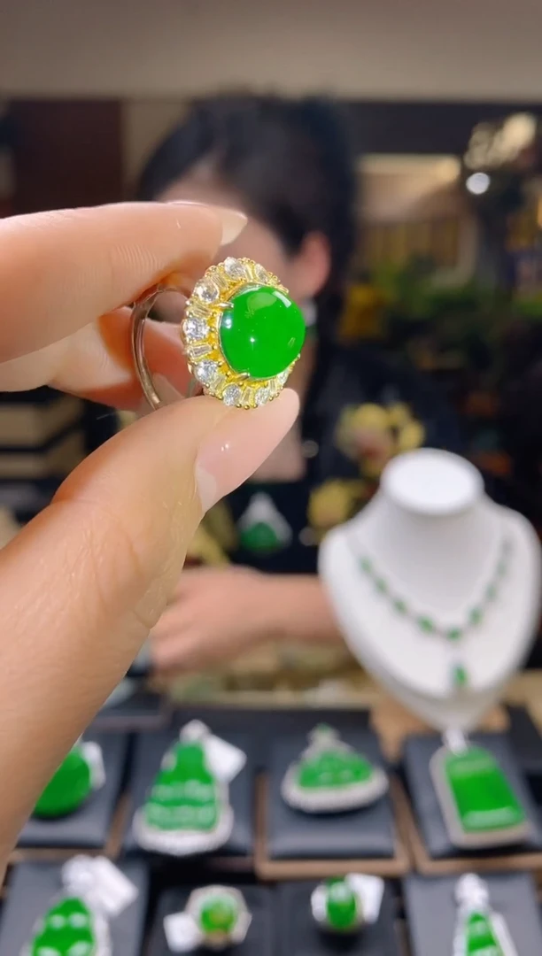 【闪购商品】翡翠吊坠(不含链)未镶嵌翡翠戒指
