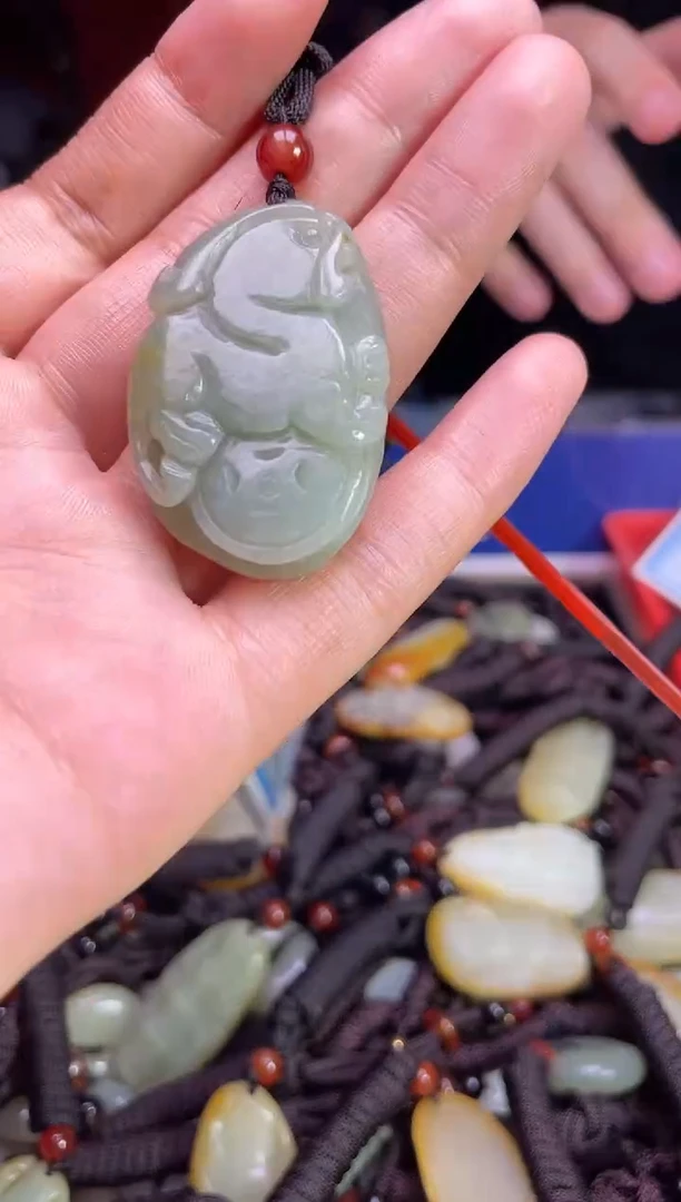 未镶嵌和田玉挂件1