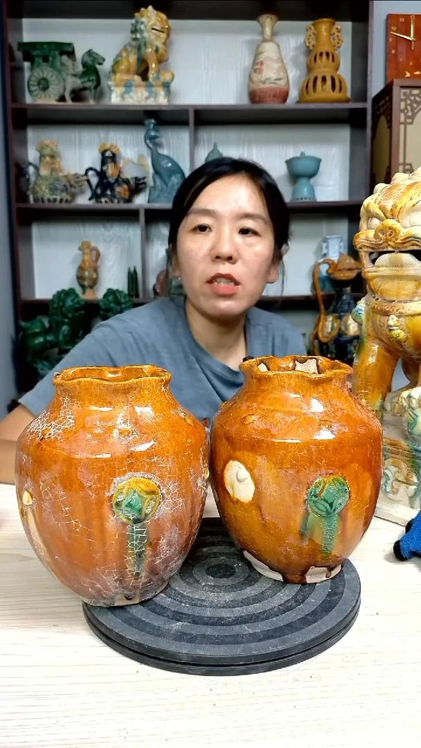 经典一对2个精美复古风格瓷器