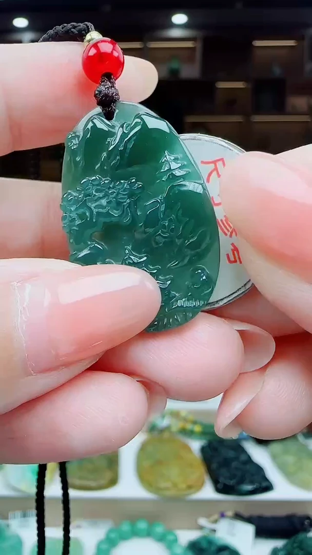 颈饰未镶嵌翡翠多样性发其一  山水