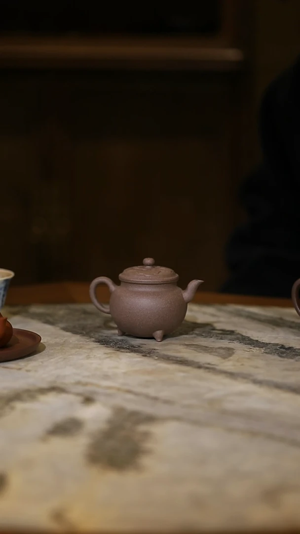 【闪购商品】紫砂大彬大彬三足如意 段泥 150cc 紫砂壶