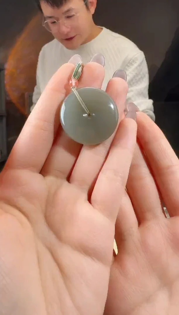 颈饰未镶嵌和田玉平安扣