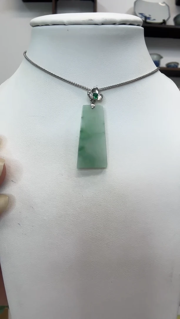 吊坠(赠链)银S925镶嵌翡翠无事牌