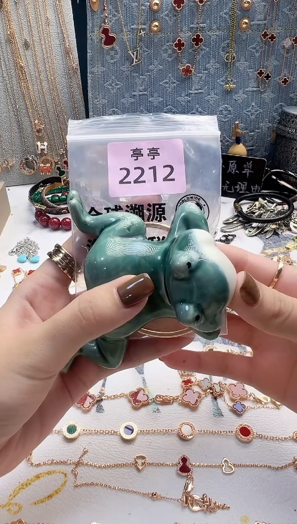 瓷片大*儿彧贤聚宝阁彧贤聚宝阁