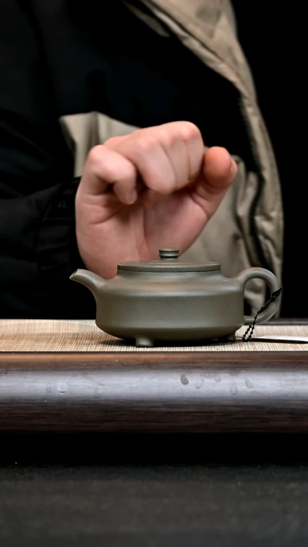 【闪购商品】紫砂茶壶AA15125 全手周盘 青灰