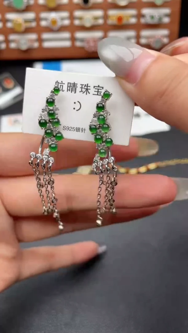 翡翠银S925镶嵌耳饰一物一证一礼盒
