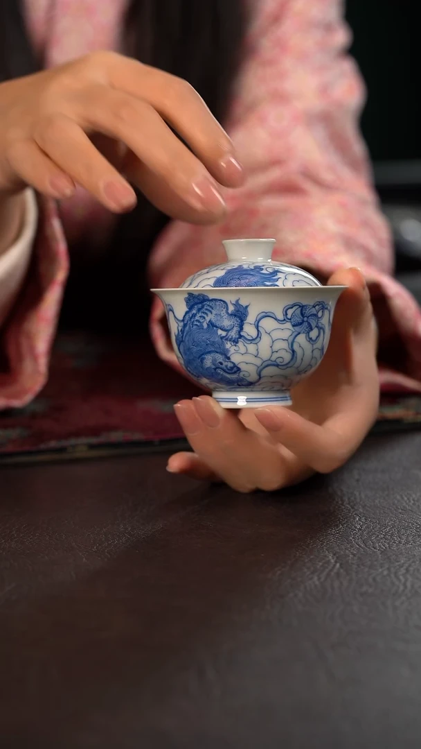 聚澜堂狮子绣球盖碗