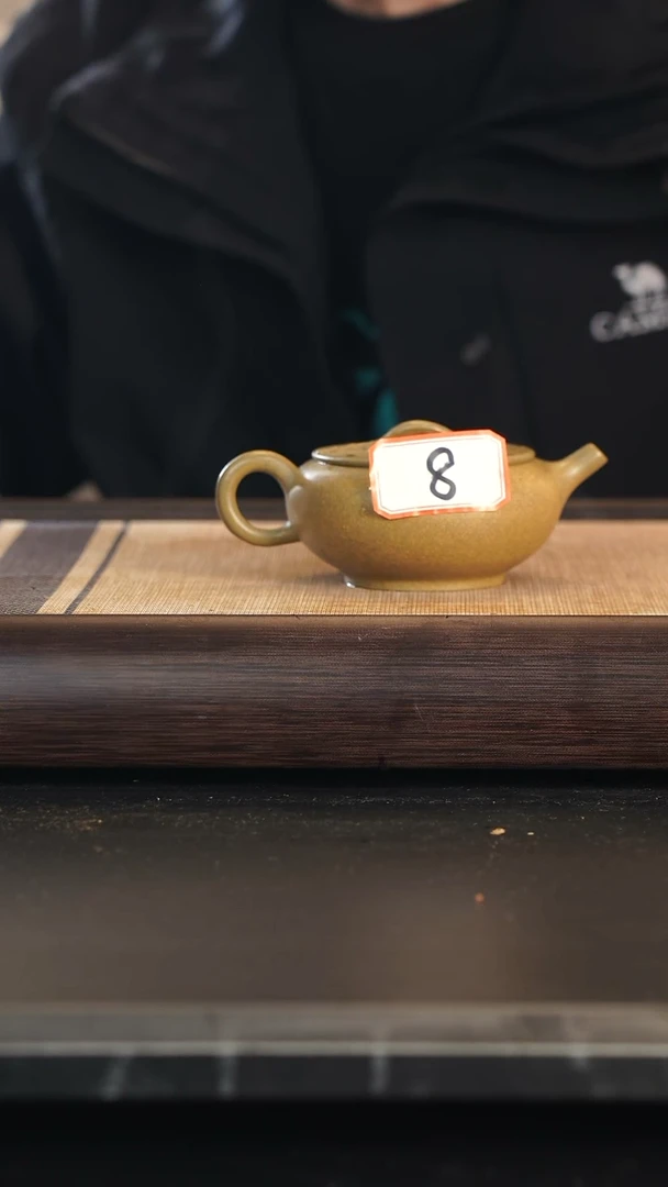 8号手工紫砂壶一把