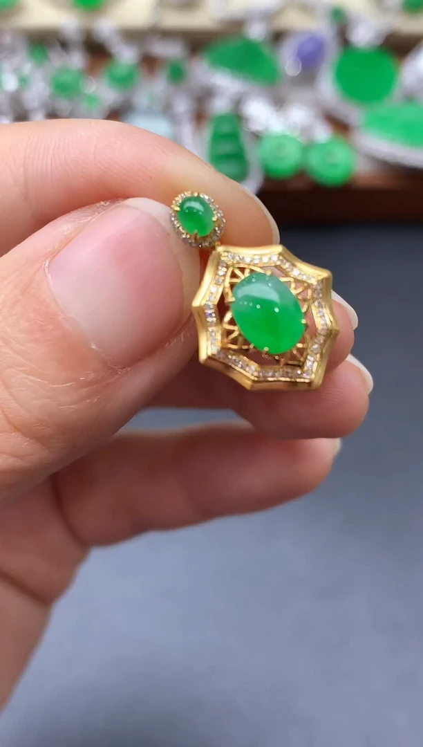 颈饰18K金镶嵌翡翠498-中国好珍宝