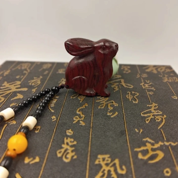 紫檀红木雕刻生肖兔子手把件文玩收藏工艺品