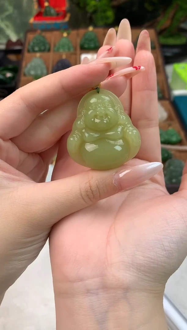 颈饰未镶嵌和田玉吊坠