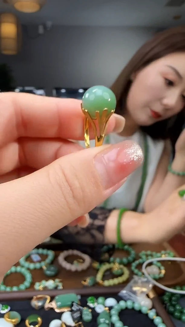 和田玉戒指18K金镶嵌1