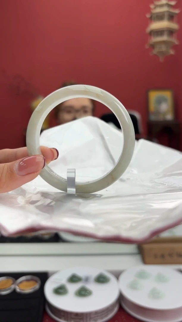 【闪购商品】翡翠手镯未镶嵌7手镯