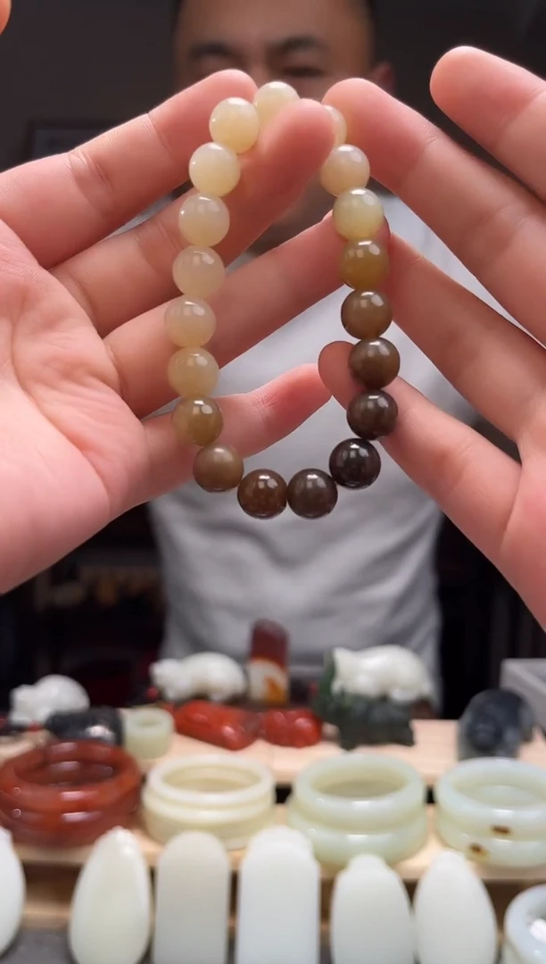 颈饰未镶嵌和田玉手串