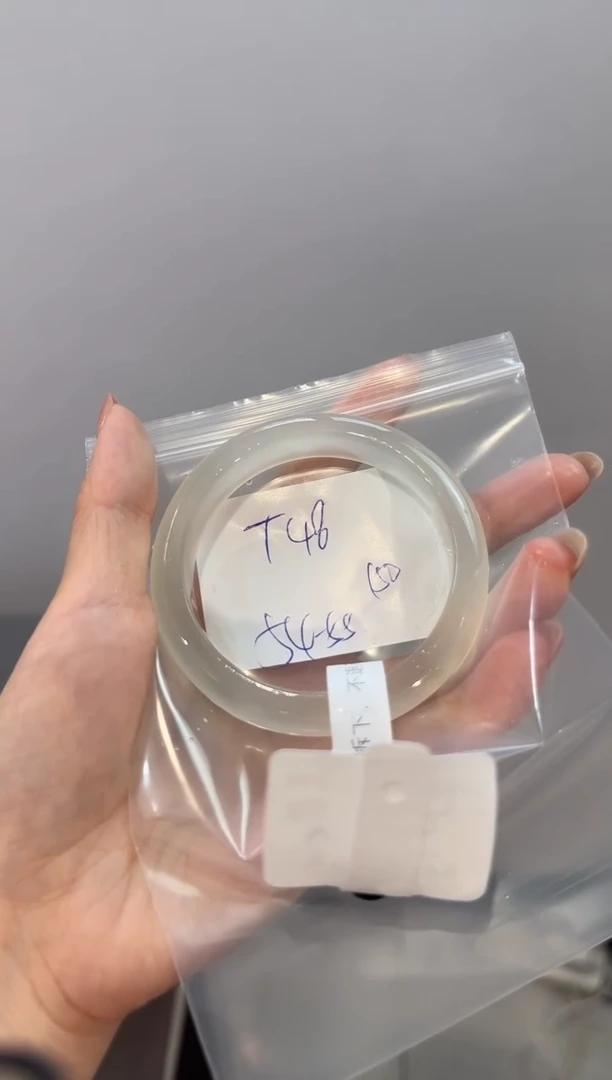 玛瑙/玉髓手镯未镶嵌H**.T48